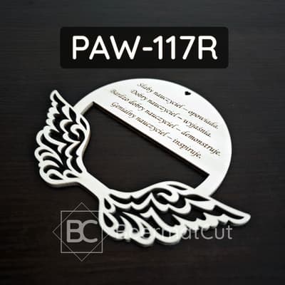 Skrzydła anioła na obręczy, wycinane laserowo ze sklejki, z cytatem dla nauczyciela.
