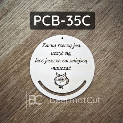 Baza do makramy ze sklejki wycinana laserowo, z sową i cytatem o nauczaniu.