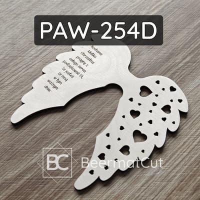 Skrzydła anioła ze sklejki wycinane laserowo, dekoracja z grawerem i sercami.