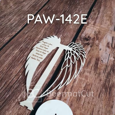 Skrzydła anioła ze sklejki wycinane laserowo z grawerowanym tekstem modlitwy do dekoracji.
