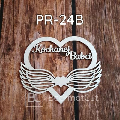 Baza do makramy ze sklejki, serce ze skrzydłami z napisem "Kochanej Babci".